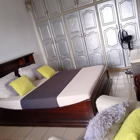 Appart Meuble Le Dakota Yaoundé Екстериор снимка