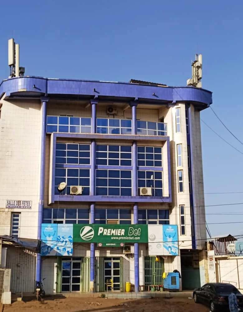 Appart Meuble Le Dakota Yaoundé Екстериор снимка