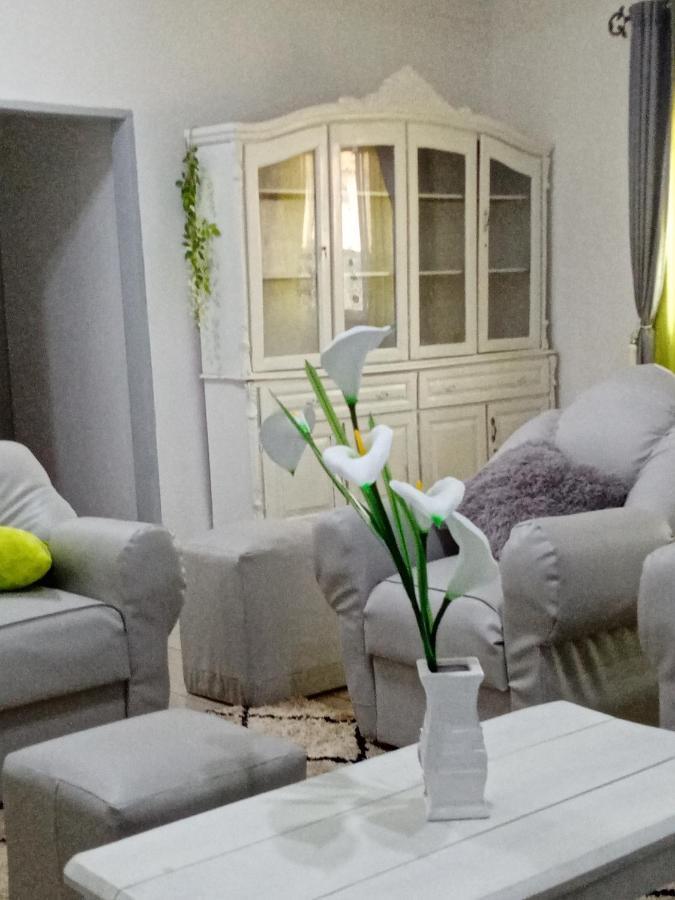 Appart Meuble Le Dakota Yaoundé Екстериор снимка